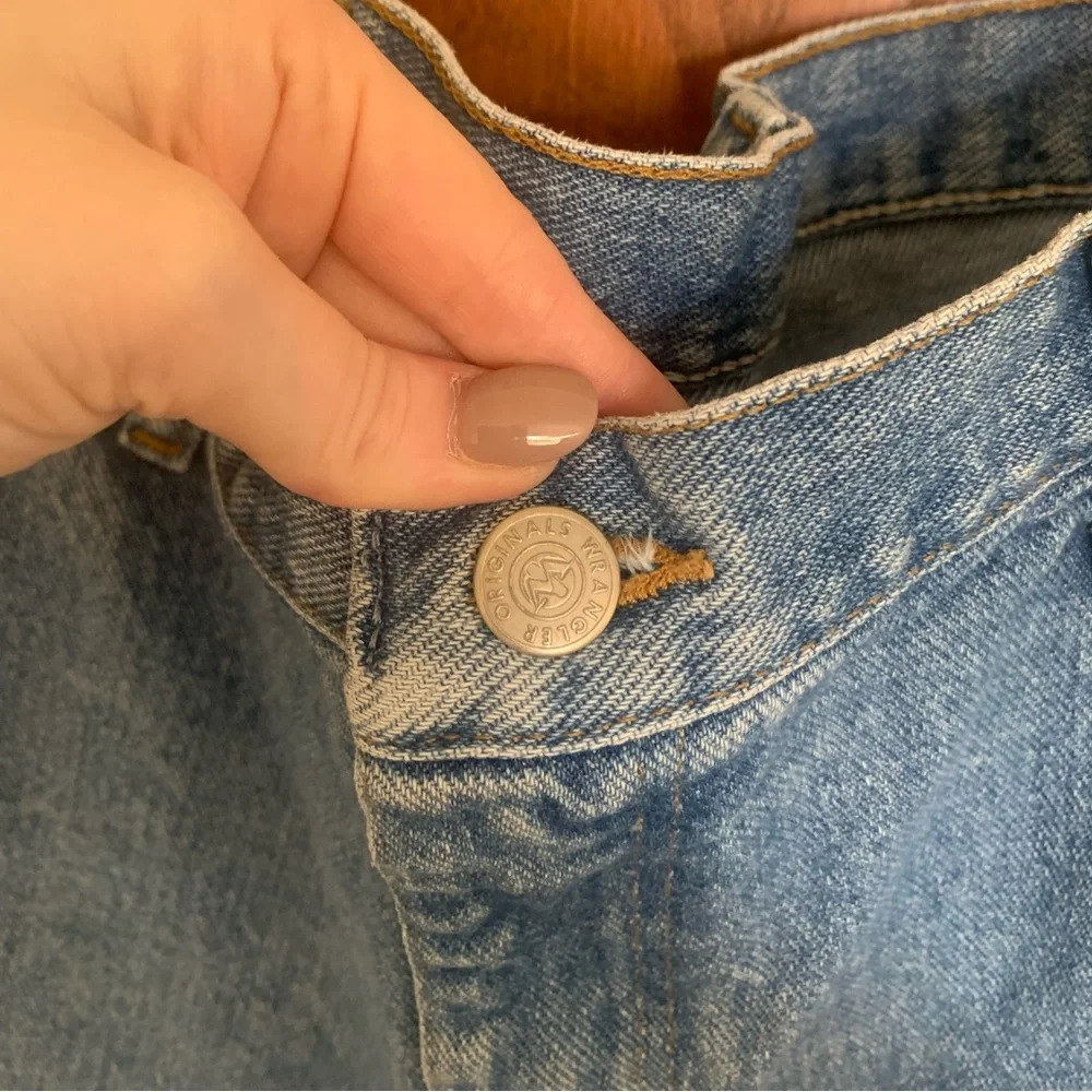 Men’s Wrangler Original Hero Denim Shorts - Picture 4 of 7